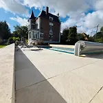 Maison Piscine Sauna Fitness Pickle Ball Salle Jeux *